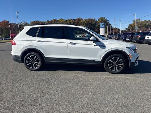 Used 2022 Volkswagen Tiguan S image 2