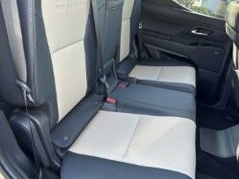 Used 2024 Lexus GX 550 image 6