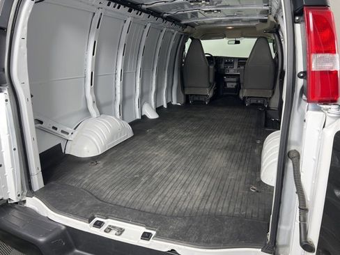 Used 2024 GMC Savana 2500 Extended image 13
