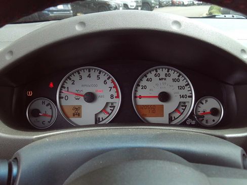 Used 2012 Nissan Frontier PRO-4X AWD/4WD image 10