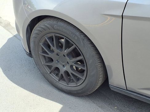 Used 2014 Ford Focus SE w/ SE Winter Package FWD image 23