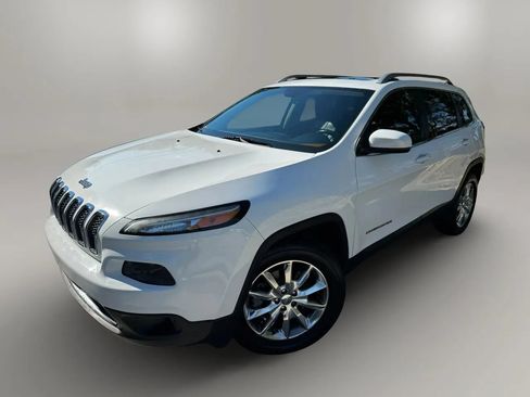 Used 2014 Jeep Cherokee Limited w/ Trailer Tow Group AWD/4WD image 11