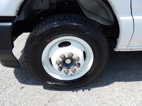 Used 2024 Ford E-350 and Econoline 350 Super Duty w/ Driver's Safety Package RWD image 56