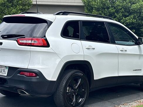 Used 2016 Jeep Cherokee Latitude FWD image 6