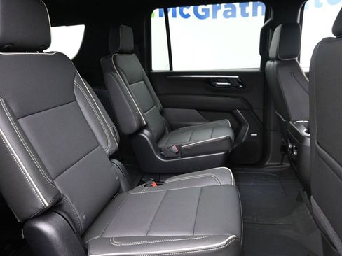 New 2026 Chevrolet Suburban Premier w/ Sun And Tow Package AWD/4WD image 10