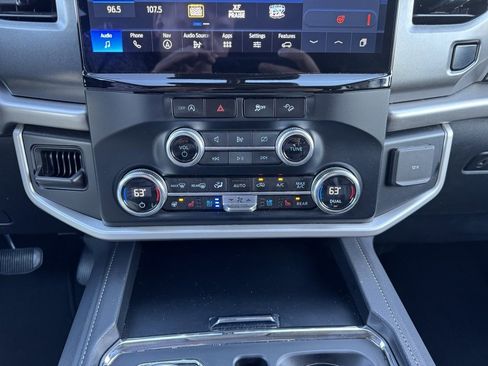 Used 2024 Ford Expedition XLT image 10