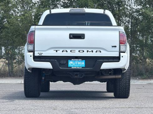 Used 2021 Toyota Tacoma TRD Sport w/ Technology Package AWD/4WD image 7