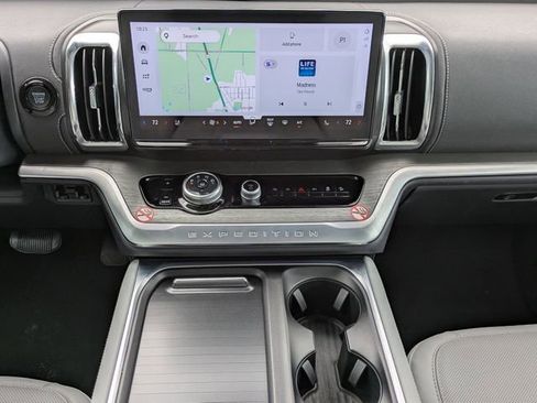 Used 2025 Ford Expedition Max Platinum AWD/4WD image 12