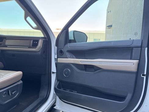 Used 2022 Ford Expedition Max Limited RWD image 9