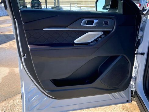 Used 2025 Ford Explorer Platinum w/ LUX Leather Package image 41
