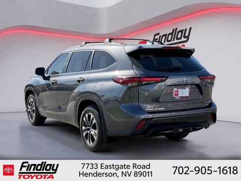 Certified 2025 Toyota Highlander XLE AWD/4WD image 2