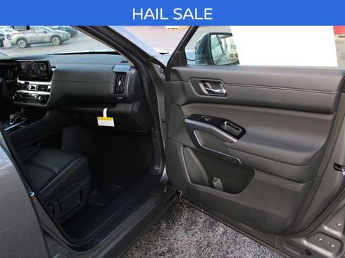 New 2026 Nissan Pathfinder SL AWD/4WD image 32