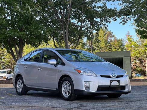 Used 2010 Toyota Prius One FWD image 7