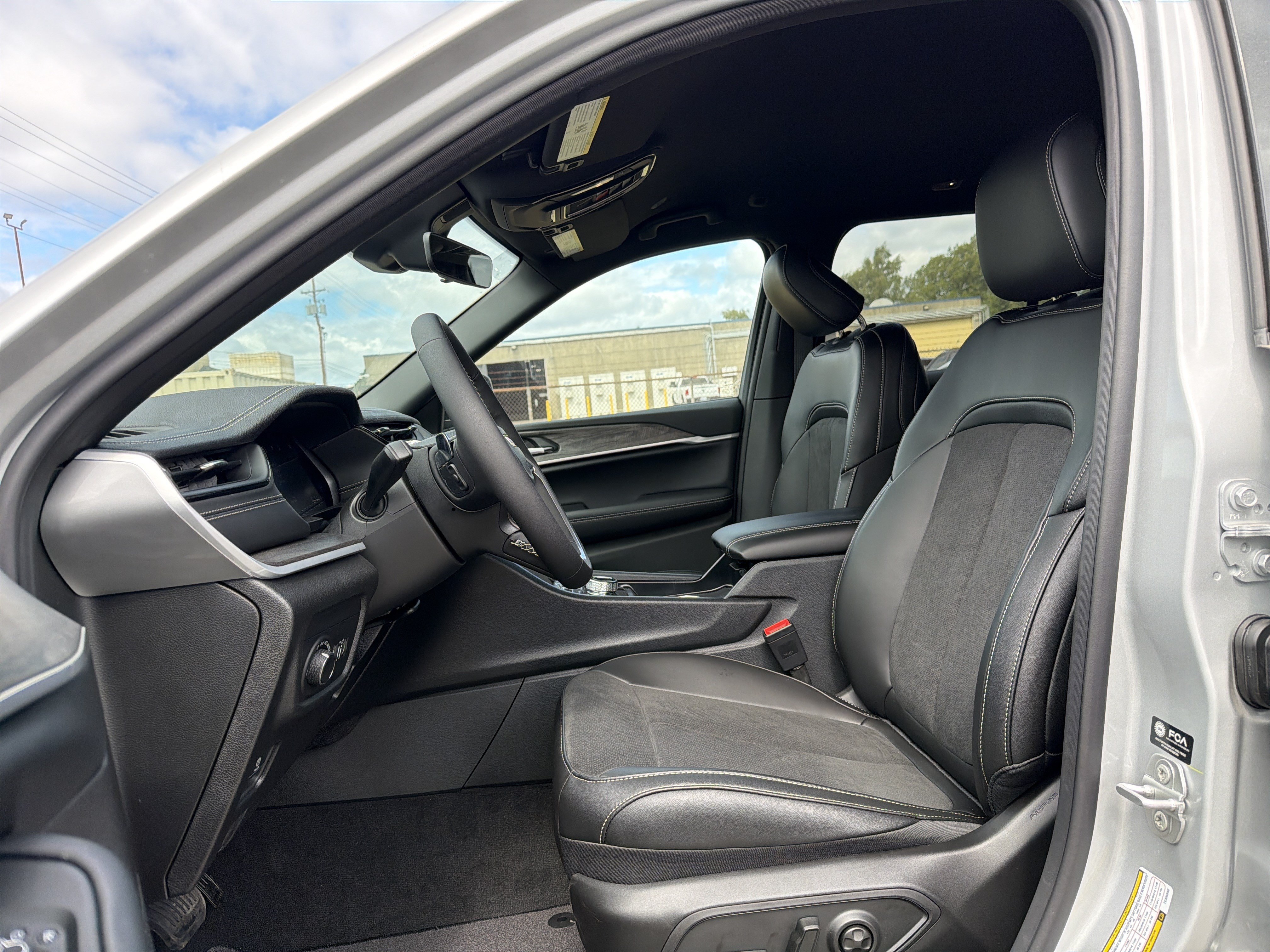 New 2026 Jeep Grand Cherokee Altitude AWD/4WD image 12