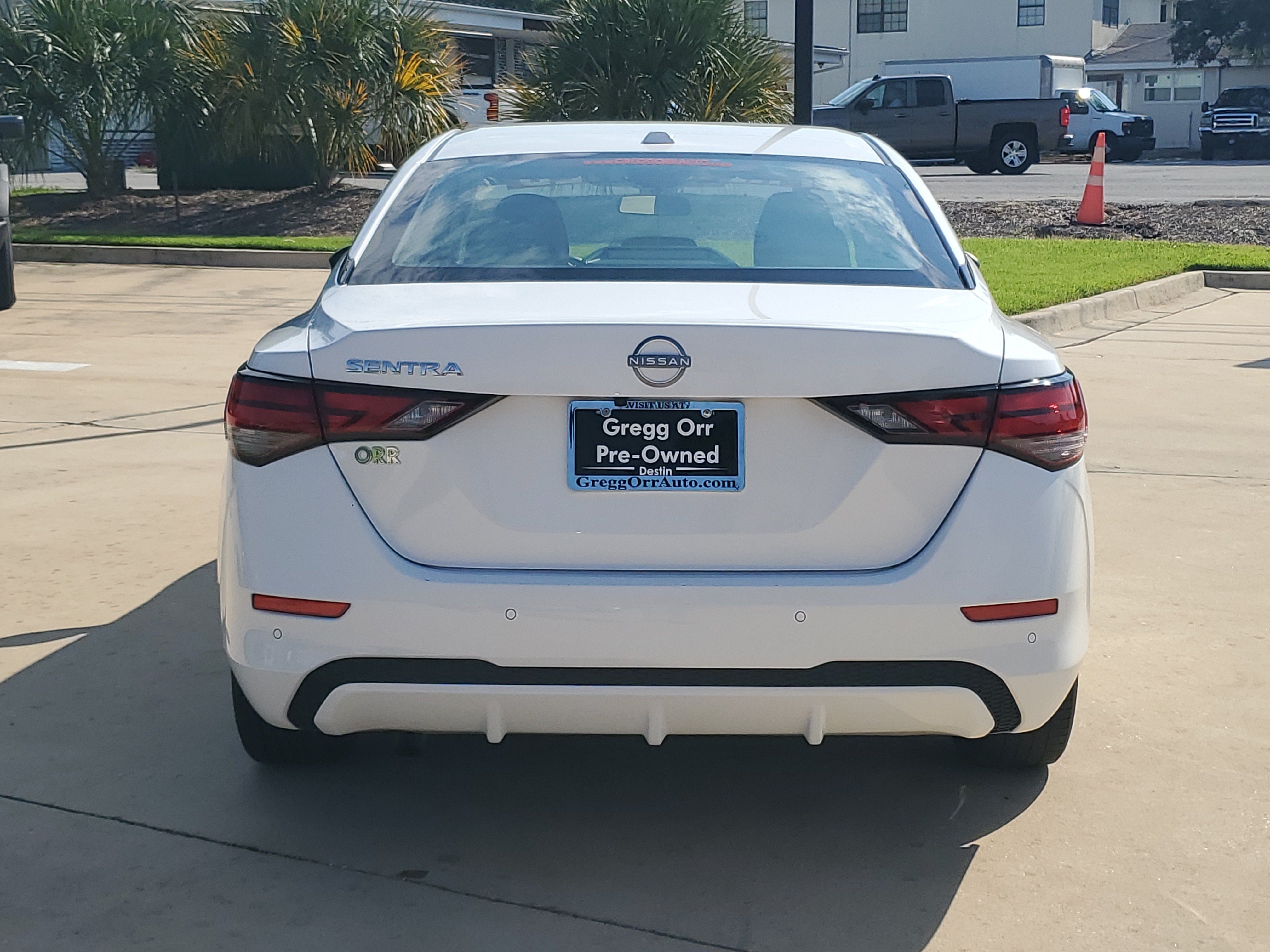 Used 2025 Nissan Sentra SV FWD image 11