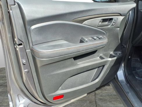 Used 2025 Honda Ridgeline TrailSport image 12