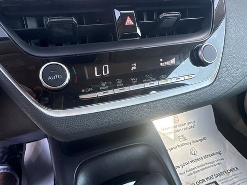 Used 2025 Toyota Corolla LE FWD image 26