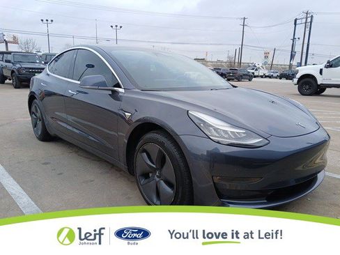 Used 2019 Tesla Model 3 Standard Range Plus image 4