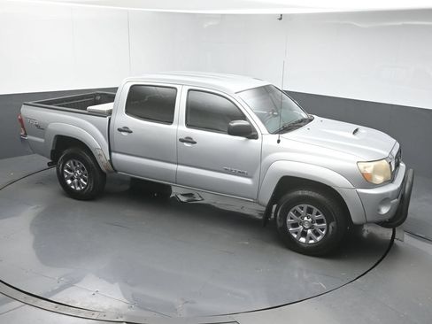 Used 2006 Toyota Tacoma PreRunner RWD image 38