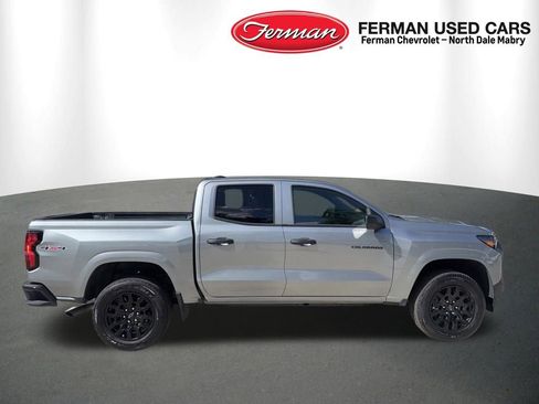 Used 2025 Chevrolet Colorado W/T w/ WT Custom Package image 2
