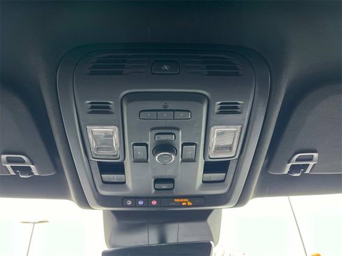 Used 2022 Cadillac Escalade Premium Luxury image 47