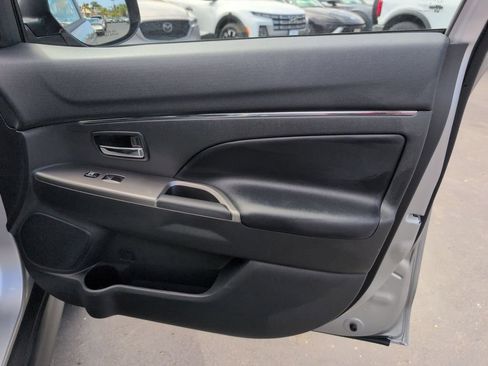 Used 2025 Mitsubishi Outlander Sport SE AWD/4WD image 32