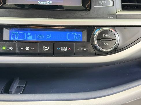 Used 2019 Toyota Highlander LE w/ Protection Package #3 AWD/4WD image 53