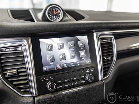 Used 2018 Porsche Macan image 28