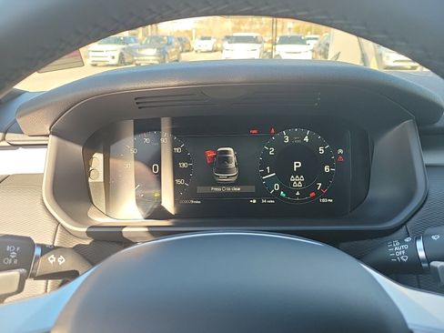 Certified 2025 Land Rover Discovery Dynamic SE image 35