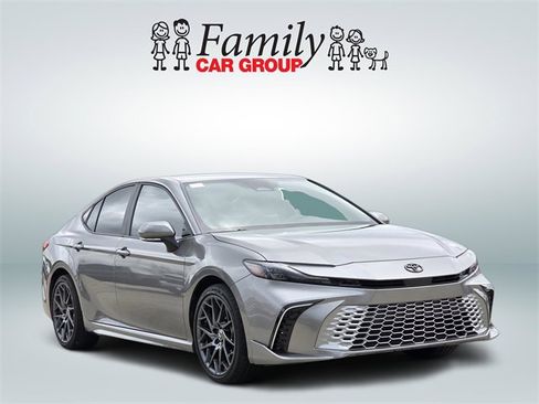 Used 2025 Toyota Camry XSE image 2