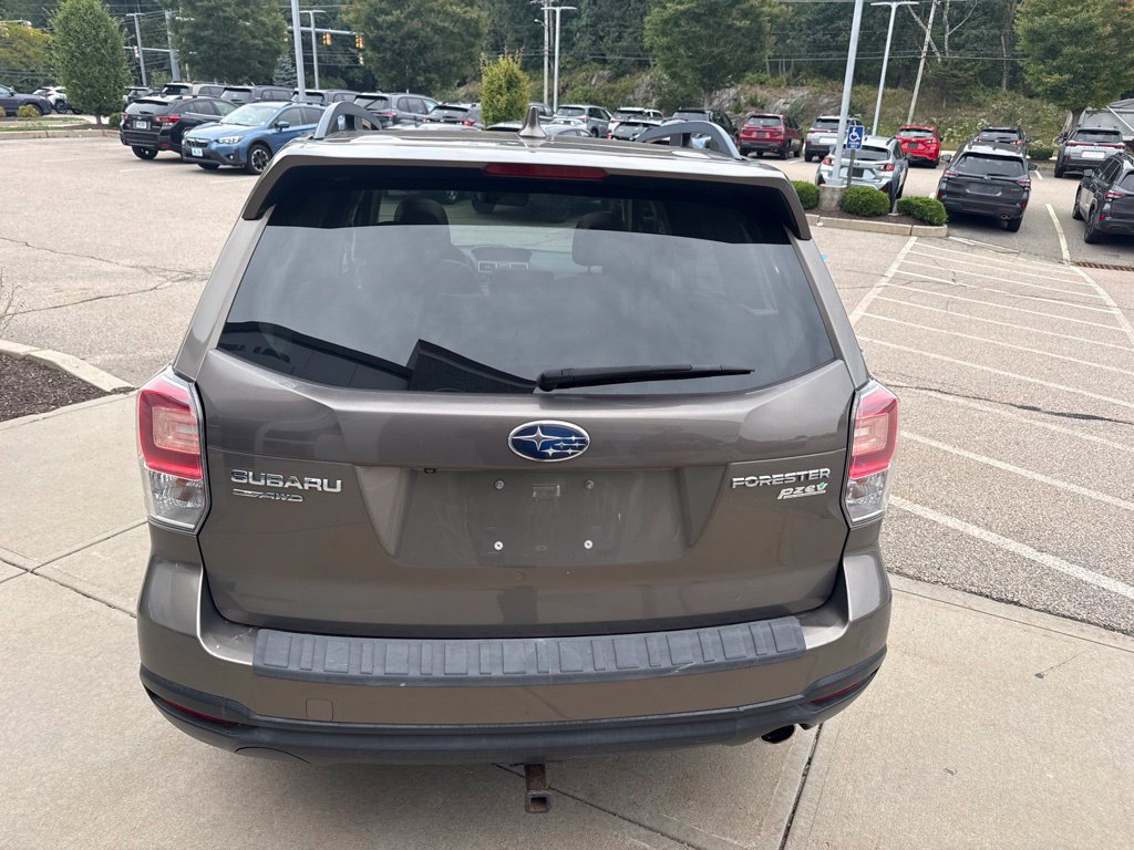 Used 2017 Subaru Forester 2.5i Touring AWD/4WD image 3