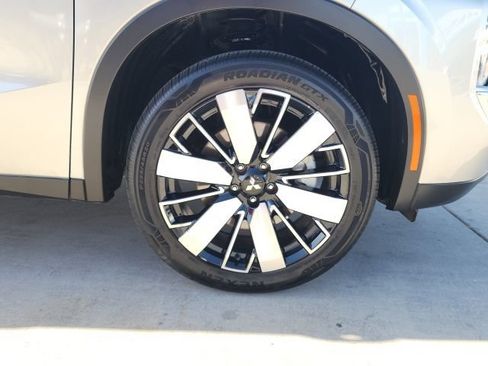 Used 2025 Mitsubishi Outlander SE AWD/4WD image 15