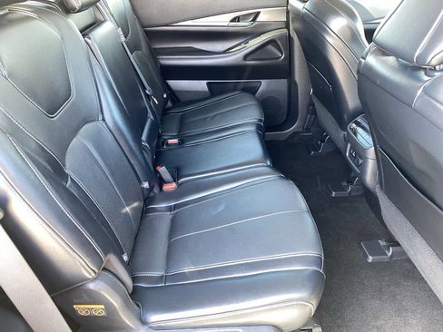 Used 2023 INFINITI QX60 Luxe w/ Cargo Package FWD image 10
