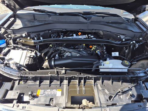 Used 2025 Ford Explorer ST-Line w/ ST-Line Street Pack AWD/4WD image 34