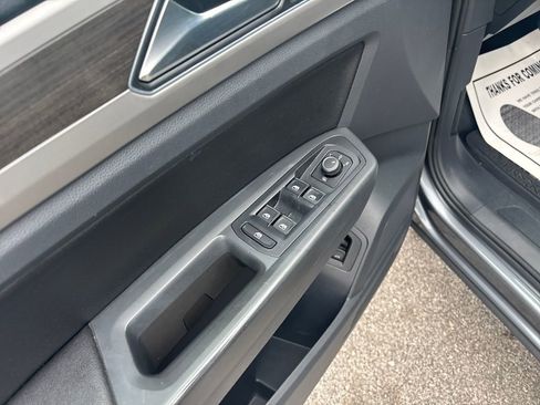 Used 2018 Volkswagen Atlas SE image 16