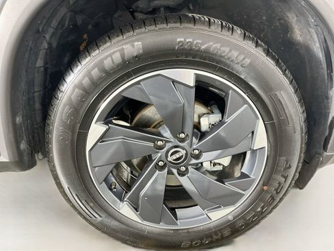 Used 2025 Nissan Rogue SV AWD/4WD image 35