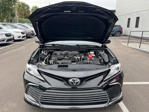 Used 2021 Toyota Camry XLE FWD image 15