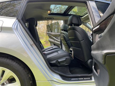 Used 2017 BMW 535i Gran Turismo image 40