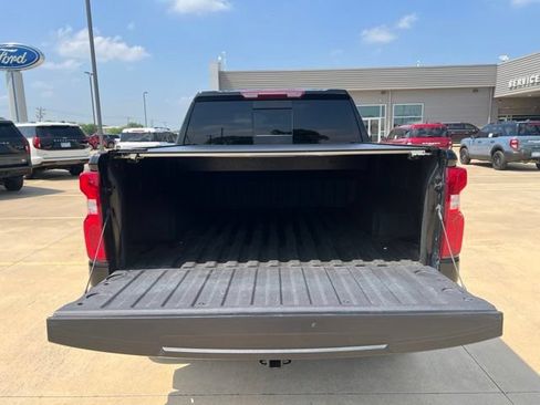 Used 2025 Chevrolet Silverado 1500 LT Trail Boss w/ Convenience Package II AWD/4WD image 18
