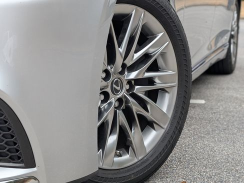 Used 2019 Lexus LS 500h LS 500h image 36