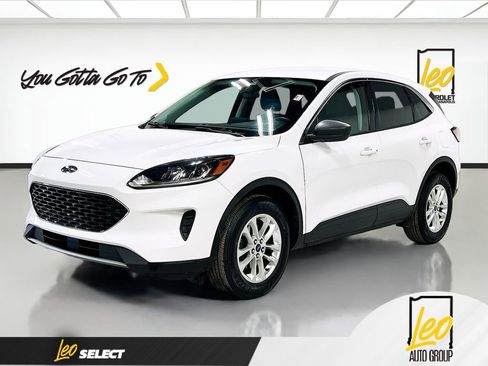 Used 2022 Ford Escape SE image 1