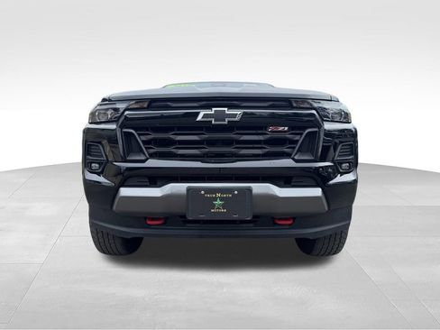 Used 2025 Chevrolet Colorado Z71 AWD/4WD image 4
