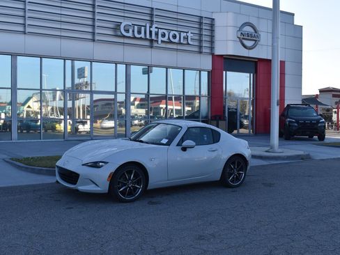 Used 2019 MAZDA MX-5 Miata RF Grand Touring image 2