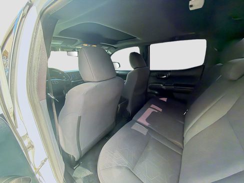 Used 2016 Toyota Tacoma TRD Sport w/ Premium & Technology Package image 23