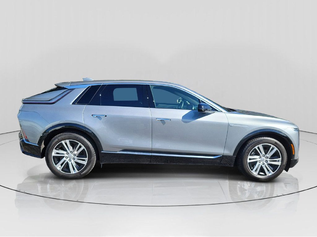 Used 2024 Cadillac Lyriq Tech RWD image 8