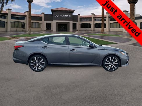 Used 2022 Nissan Altima 2.5 SR image 9