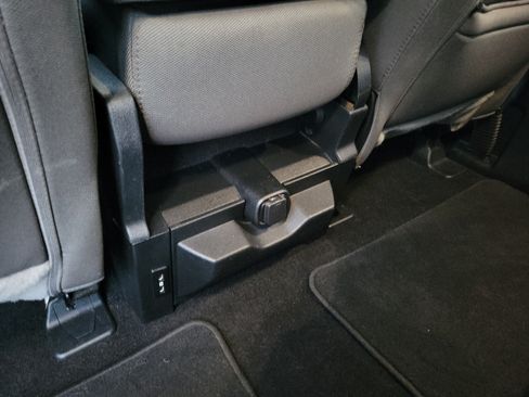 Used 2019 Ford F150 XLT w/ Equipment Group 302A Luxury AWD/4WD image 11
