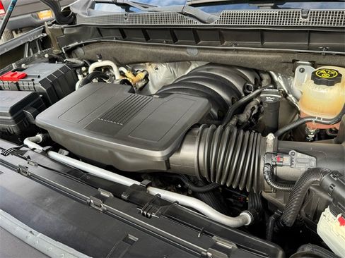 Used 2022 Chevrolet Suburban Premier image 25