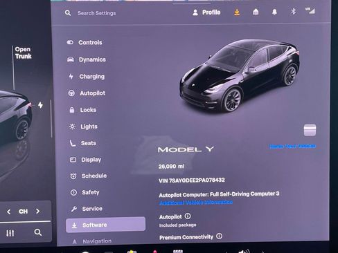 Used 2023 Tesla Model Y Long Range image 36