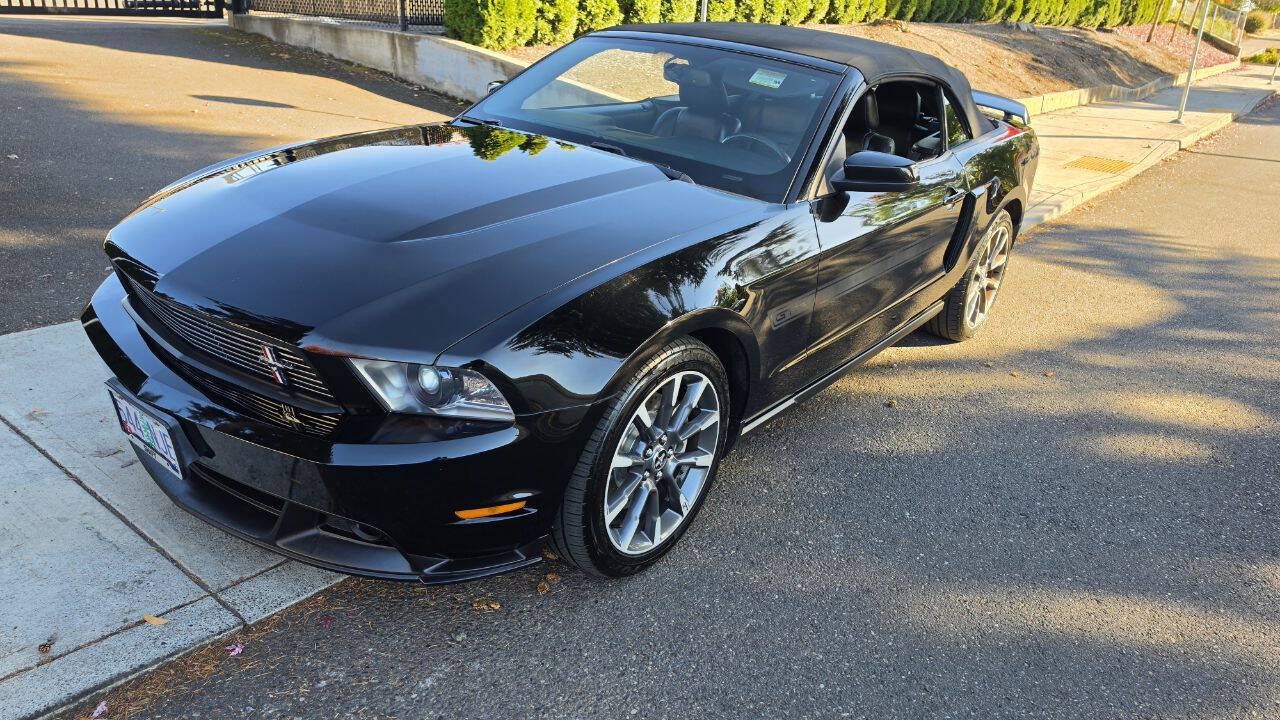 Used 2011 Ford Mustang GT Premium w/ Electronics Pkg RWD image 1